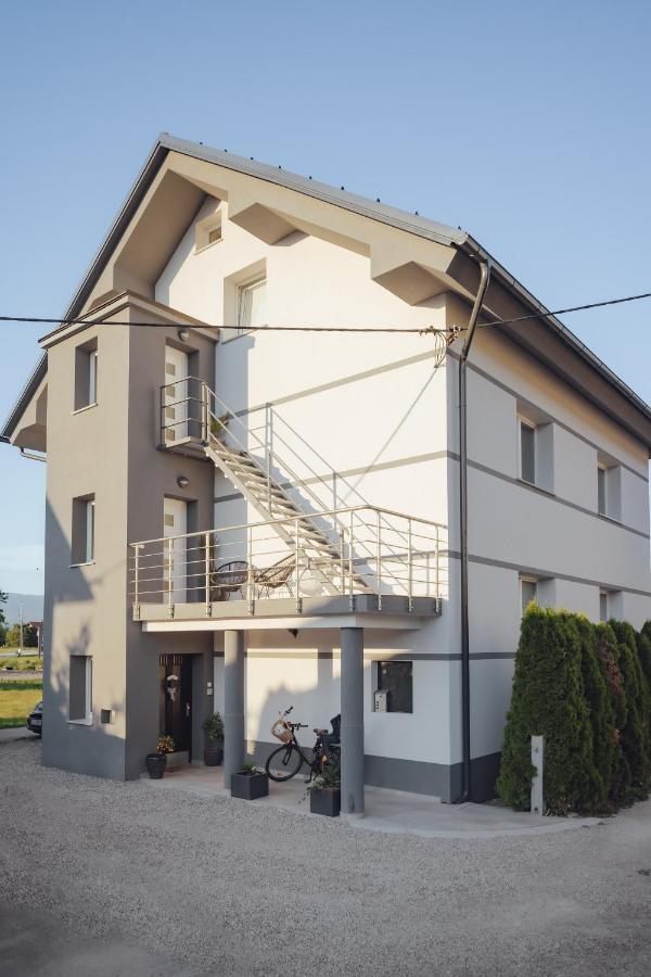 Drive Caffe Apartments Trzin Dış mekan fotoğraf